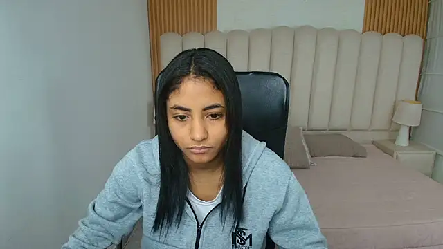 shaneelle online show from March 3, 3:01 am