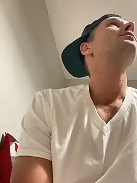 Snapshot of Camcam21 chatting on December 26, 2:44 am Camcam21 online show from December 26, 2:44 am