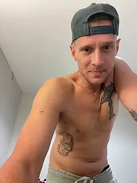 Snapshot of Camcam21 chatting on November 6, 11:59 pm Camcam21 online show from November 6, 11:59 pm