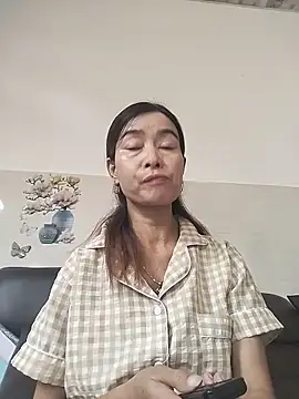 Sexy-ladyboobs20 online show from May 16, 5:15 am