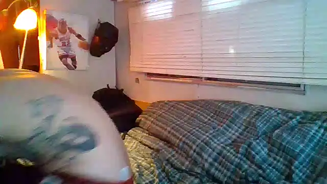 Snapshot of terry2big4u24 chatting on February 27, 11:37 pm terry2big4u24 online show from February 27, 11:37 pm