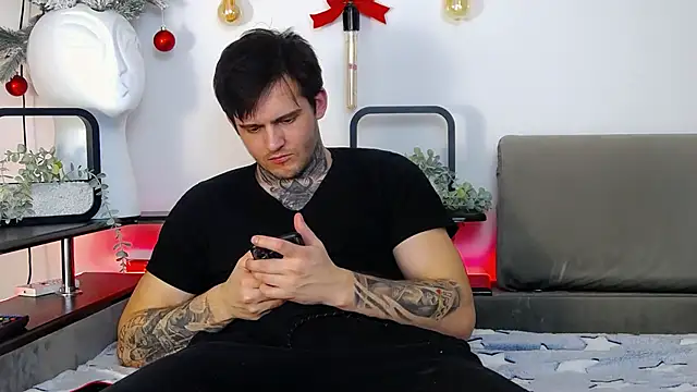 CarterCole online show from December 26, 1:43 pm