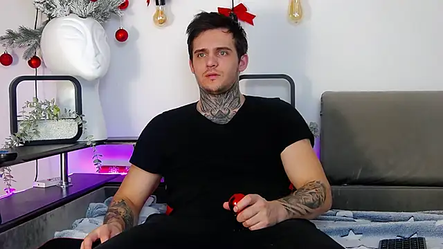 CarterCole online show from December 27, 2:12 pm