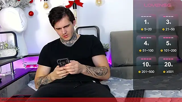 CarterCole online show from December 28, 1:49 pm