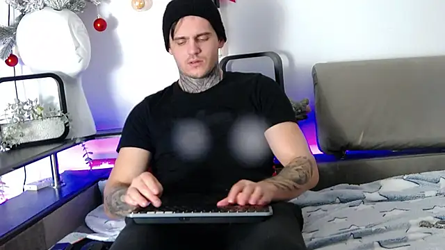 CarterCole online show from December 30, 4:29 pm