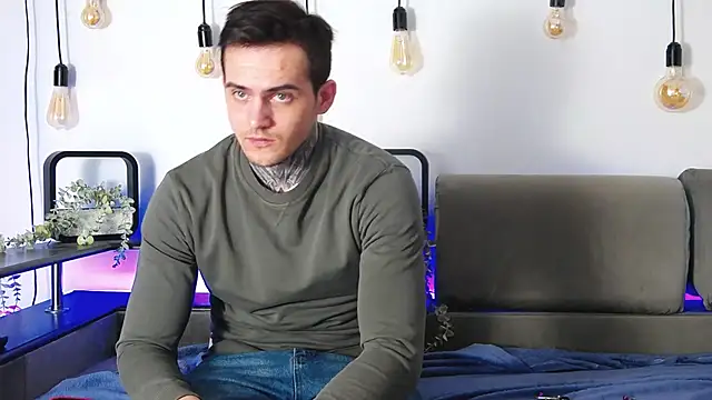 CarterCole online show from January 18, 4:42 pm