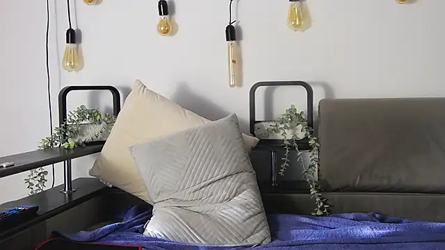 CarterCole online show from February 2, 11:30 am