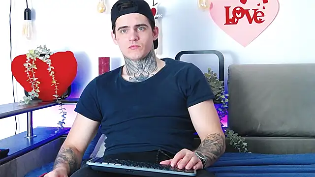 CarterCole online show from February 6, 6:51 am