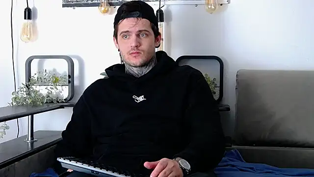 CarterCole online show from March 3, 1:31 pm