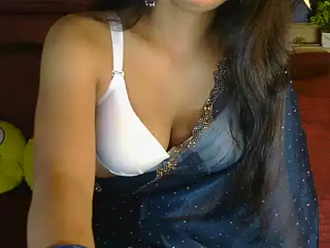Snapshot of sexy_shivi chatting on December 5, 8:00 pm sexy shivi online show from December 5, 8:00 pm