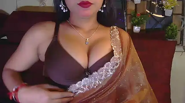 Snapshot of sexy_shivi chatting on December 26, 6:22 pm sexy shivi online show from December 26, 6:22 pm