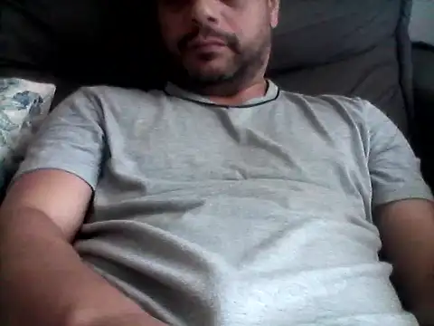 Snapshot of HornyBeachBoyBR chatting on September 15, 1:22 pm HornyBeachBoyBR online show from September 15, 1:22 pm