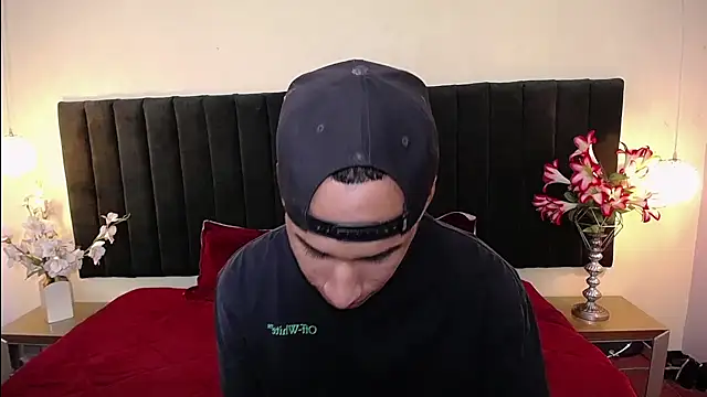 soft attraction online show from November 14, 7:56 pm