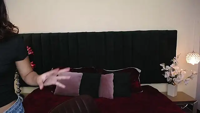 soft attraction online show from February 7, 8:12 pm