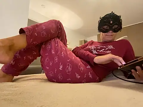 Marilou1983 online show from September 10, 8:20 pm