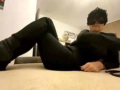 Snapshot of Marilou1983 chatting on January 13, 5:51 pm Marilou1983 online show from January 13, 5:51 pm