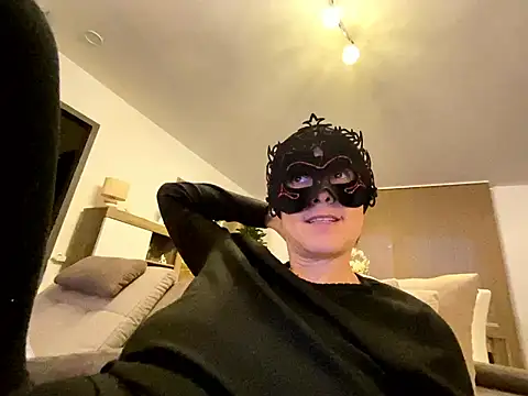 Snapshot of Marilou1983 chatting on January 19, 4:33 pm Marilou1983 online show from January 19, 4:33 pm