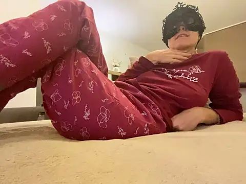 Snapshot of Marilou1983 chatting on February 15, 9:55 pm Marilou1983 online show from February 15, 9:55 pm