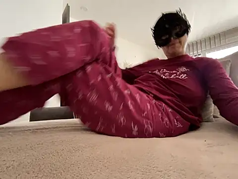 Snapshot of Marilou1983 chatting on March 9, 9:13 am Marilou1983 online show from March 9, 9:13 am