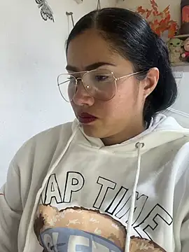 Snapshot of Sweet__Nurse1 chatting on May 20, 7:09 pm Sweet Nurse1 online show from May 20, 7:09 pm