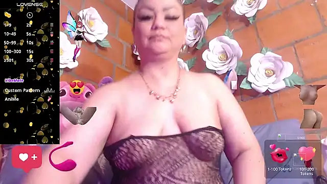 Snapshot of IngritBitch chatting on December 1, 3:39 pm IngritBitch online show from December 1, 3:39 pm