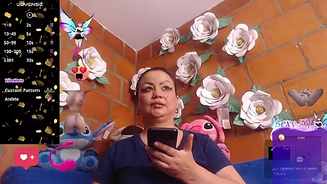 Snapshot of IngritBitch chatting on December 17, 3:29 pm IngritBitch online show from December 17, 3:29 pm