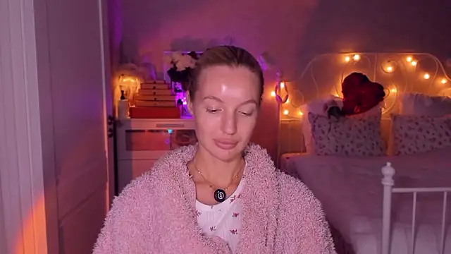 aestetick online show from March 10, 3:06 pm