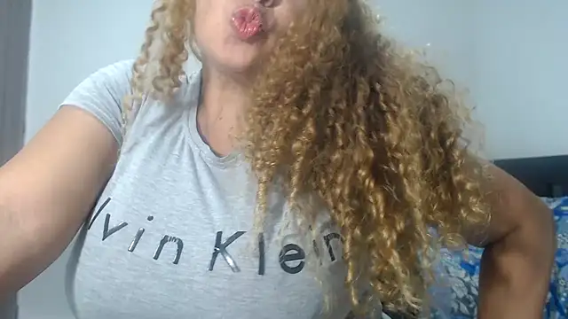 BustyAmanda online show from February 21, 4:18 am