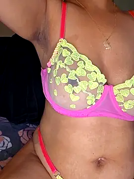 Snapshot of Lunadelisla chatting on December 14, 7:36 am Lunadelisla online show from December 14, 7:36 am