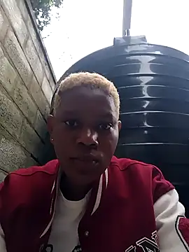 Snapshot of Broan_me chatting on November 16, 5:46 am Broan me online show from November 16, 5:46 am