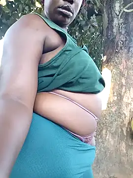 Snapshot of Broan_me chatting on December 2, 4:29 am Broan me online show from December 2, 4:29 am