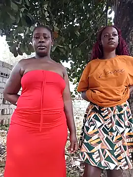 Snapshot of Broan_me chatting on December 5, 5:27 am Broan me online show from December 5, 5:27 am