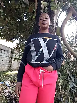 Snapshot of Broan_me chatting on December 14, 5:35 am Broan me online show from December 14, 5:35 am