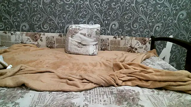 DennisXCaroll online show from February 19, 9:03 pm