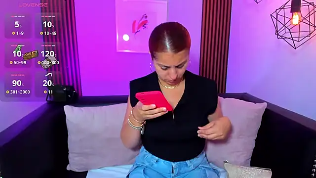 Snapshot of Nahiajhonson_ chatting on March 12, 12:44 pm Nahiajhonson online show from March 12, 12:44 pm