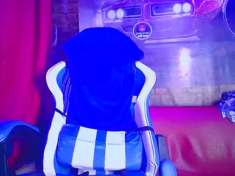 Snapshot of MasterSEX420 chatting on December 4, 1:47 am MasterSEX420 online show from December 4, 1:47 am