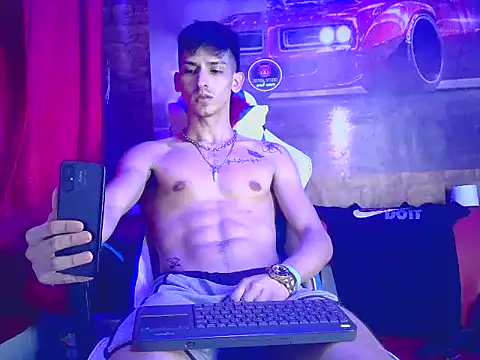 Snapshot of MasterSEX420 chatting on December 5, 2:20 am MasterSEX420 online show from December 5, 2:20 am