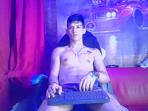 Snapshot of MasterSEX420 chatting on December 16, 5:17 am MasterSEX420 online show from December 16, 5:17 am