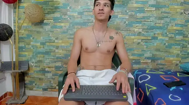 Snapshot of MasterSEX420 chatting on January 10, 3:27 pm MasterSEX420 online show from January 10, 3:27 pm