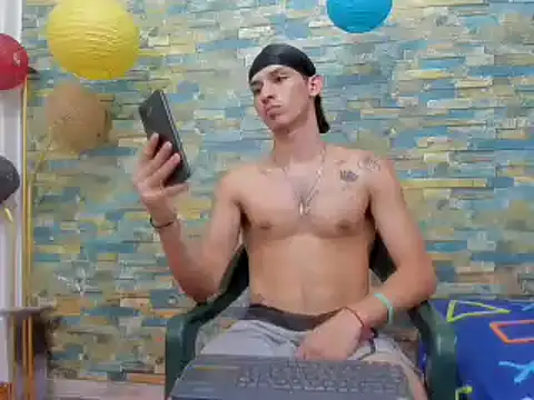 Snapshot of MasterSEX420 chatting on January 12, 8:25 pm MasterSEX420 online show from January 12, 8:25 pm