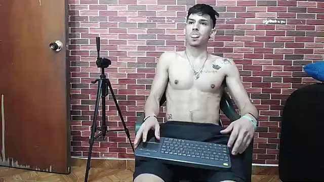 Snapshot of MasterSEX420 chatting on January 14, 7:48 am MasterSEX420 online show from January 14, 7:48 am