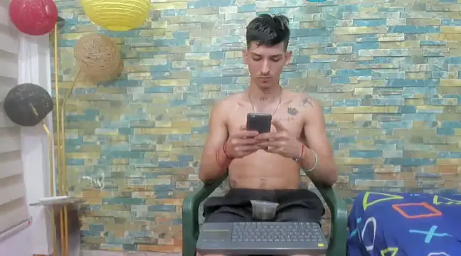 Snapshot of MasterSEX420 chatting on January 17, 12:52 pm MasterSEX420 online show from January 17, 12:52 pm