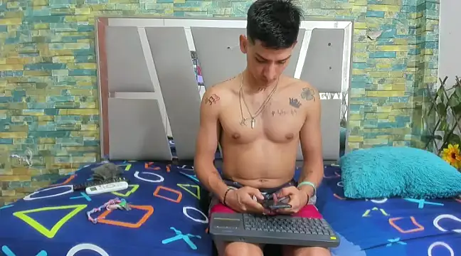 Snapshot of MasterSEX420 chatting on January 28, 4:29 am MasterSEX420 online show from January 28, 4:29 am