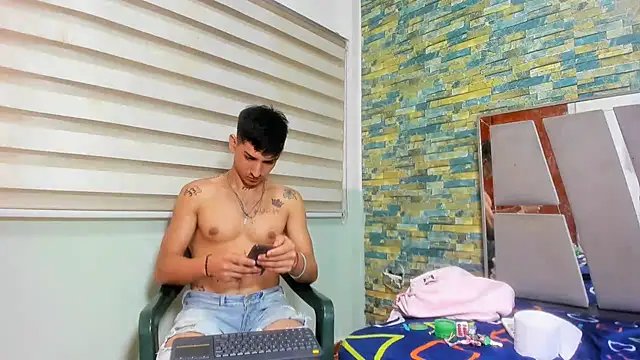 Snapshot of MasterSEX420 chatting on February 3, 3:49 pm MasterSEX420 online show from February 3, 3:49 pm