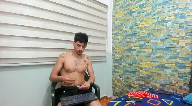 Snapshot of MasterSEX420 chatting on February 6, 12:59 pm MasterSEX420 online show from February 6, 12:59 pm