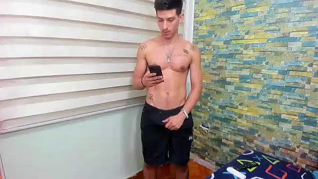 Snapshot of MasterSEX420 chatting on February 8, 5:39 pm MasterSEX420 online show from February 8, 5:39 pm