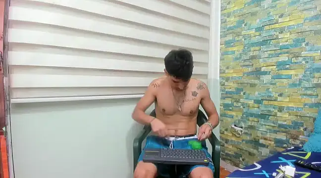 Snapshot of MasterSEX420 chatting on February 12, 12:33 pm MasterSEX420 online show from February 12, 12:33 pm