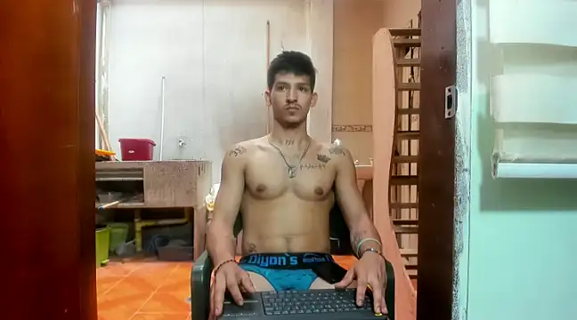 Snapshot of MasterSEX420 chatting on February 12, 3:38 pm MasterSEX420 online show from February 12, 3:38 pm