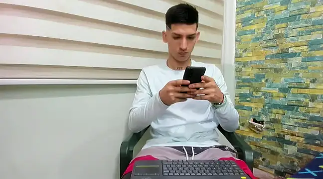 Snapshot of MasterSEX420 chatting on February 15, 2:47 am MasterSEX420 online show from February 15, 2:47 am