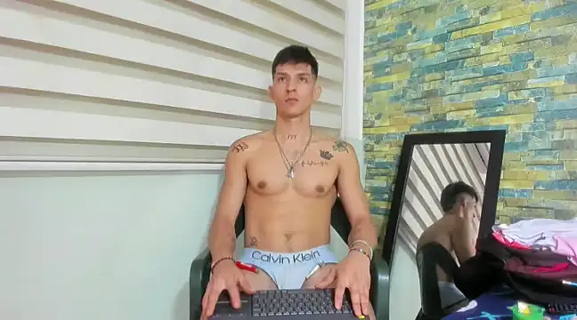 Snapshot of MasterSEX420 chatting on February 15, 2:44 pm MasterSEX420 online show from February 15, 2:44 pm